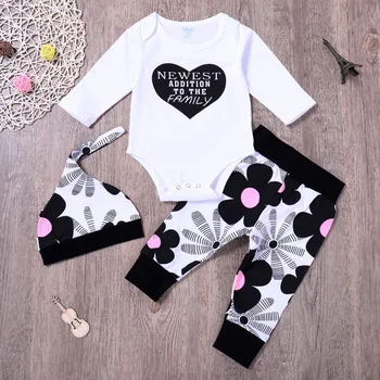 2023 Bebek Bebek Kız 3 ADET Setleri Toddler Kız Uzun Kollu Kıyafetler Aşk Kalp Bobysuit + Çiçek Pantolon + Şapka Bebek Kız Giysileri